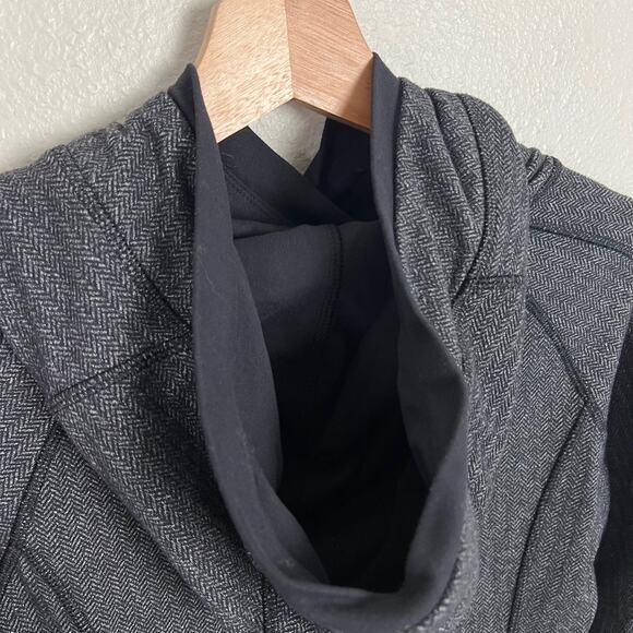 Lululemon Women's Size 4 Think Fast Hoodie Heathered Herringbone Black - Picture 11 of 11
